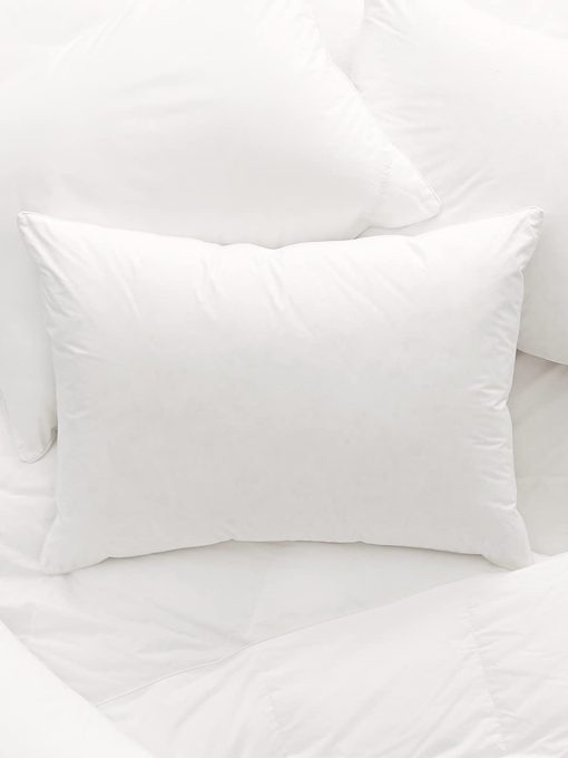 Almohada de camara de plumas BOLL & BRANCH - Mediana, Estandar - Concha de enfriamiento natural - Confort premium, Soporte superior - Certificado por IDS sin crueldad - Imagen 2