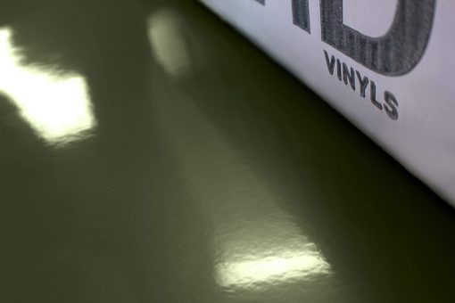Pelicula de Vinilo Premium VViViD Gloss Militar Verde (25ft x 5ft) - Imagen 3