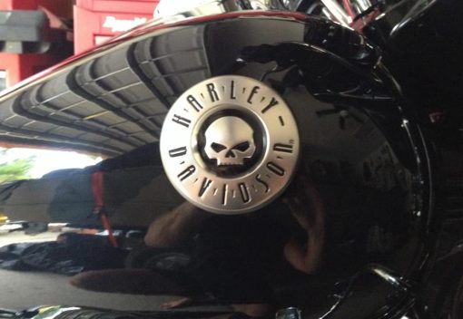 Emblemas de Tanque de Combustible de Gas Calcas Redondas SE Road Glide Medallion Nameplates Compatible con Harley Davidson Willie G. Calavera CVO 3" 14100216 14100217 - Imagen 2