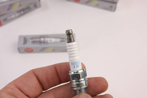 Juego de 6 bujias NGK ILZKR7B11 7751 - Imagen 4