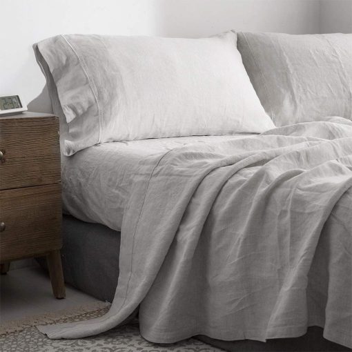 Juego de sabanas de lino lavado 100% Simple&Opulence-Tamano King-Lino Natural de Francia-4 Piezas Transpirable, Ultra Suave, Ropa de Cama Campestre (1 Sabana Plana, 1 Sabana Ajustable, 2 Fundas de Almohada)-Bordado Gris