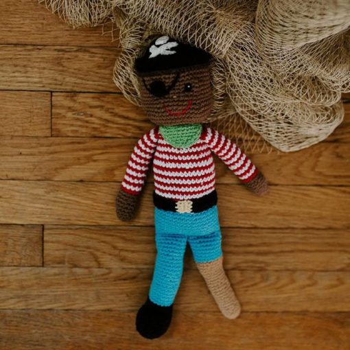 Sonajero Pirata de Cuentos Hecho a Mano de Pebble | Crochet | Comercio Justo | Juego de Imaginacion | Bosques | Sonajero | Lavable a Maquina - Imagen 2