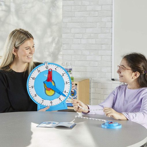 Reloj de linea numerica avanzado hand2mind para que los ninos aprendan a decir la hora, manipulativos de matematicas para decir la hora, Reloj analogico para que los ninos aprendan, Reloj para aprender a decir la hora, Suministros para maestros (25 relojes) - Imagen 7