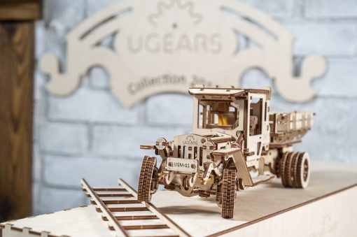 Modelo de Camion de Madera UGEARS 3D Auto Propulsado UGM 11 - Imagen 4
