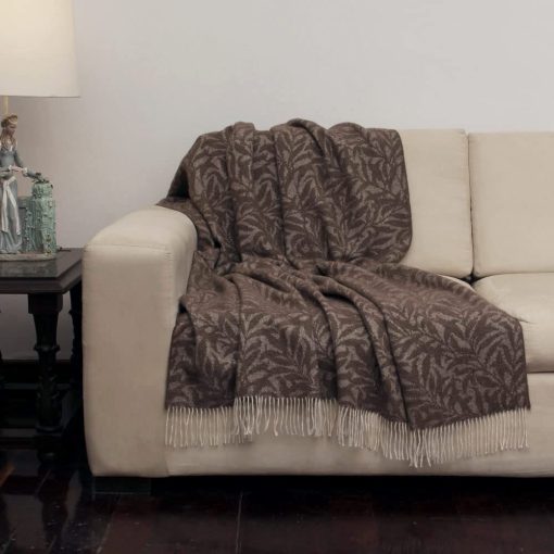 Manta de Lana de Alpaca Floral Garden - Diseno Floral Suave y Calido 100% Lana de Alpaca Tejida a Mano 65" x 65" (Cafe/Beige/Blanco) - Imagen 4
