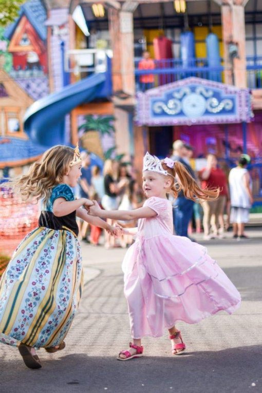 Disfraz de princesa rosa real Little Adventures para ninas (Talla Grande 5-7 anos) - Vestido de fiesta y juego de fantasia para ninos lavable a maquina sin purpurina - Imagen 8