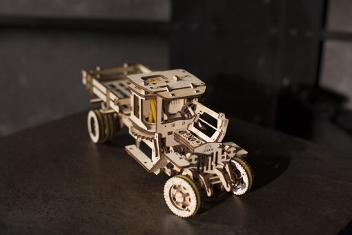 Modelo de Camion de Madera UGEARS 3D Auto Propulsado UGM 11 - Imagen 6