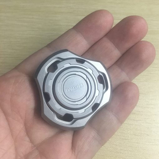 DjuiinoStar High-end Fidget Spinner, Diseño unico de Doble Rodamiento, Mecanizado CNC con Precision (Acero Inoxidable), Juguete Premium EDC DFS-01 - Imagen 7
