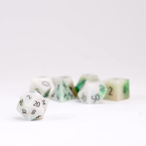 Set de Dados DND FanRoll de Metallic Dice Games 16mm en Piedra: Grabado en Jade, Dados de Juego de Rol para Dungeons and Dragons - Imagen 3