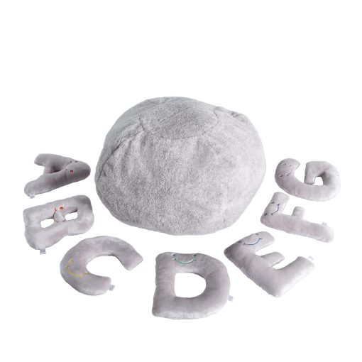 Juguetes Educativos del Alfabeto Alphapals - Juego de 26 Piezas en Color Gris Paloma, Letras Grandes de 11" en Bolsa de Peluche - Regalos Perfectos de Reconocimiento del Idioma y Conciencia del Abecedario para Ninos de 3, 4 y 5 Anos