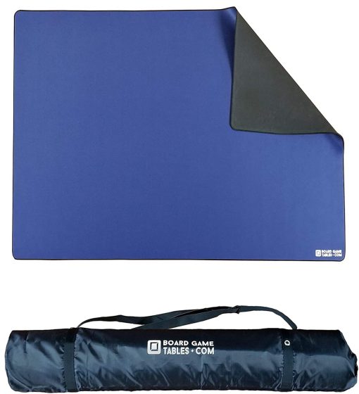 Tapete de Juego [2.5'x4'/Extra Grueso/Antiliquido con Borde Cosido] con Estuche de Transporte - para Juegos de Mesa, Juegos de Cartas, Juegos de Rol (Pequeno, Azul)