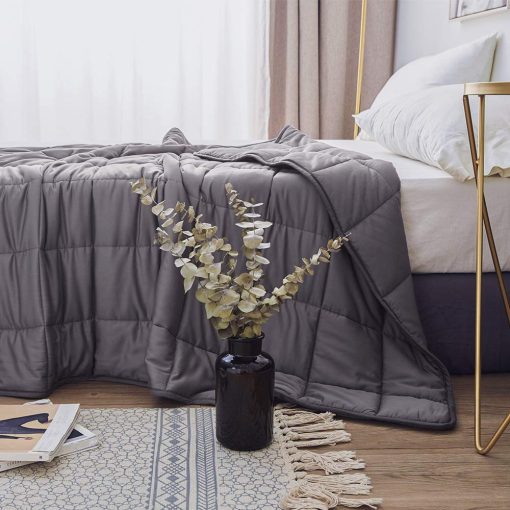 Manta Ponderada Dornroscn con Rayon | 20 lbs-60''x80''- Tamano Queen para Adultos | Manta Pesada Refrigerante Premium con Perlas de Vidrio para Dormilones Calientes y Frios, Gris Oscuro - Imagen 7