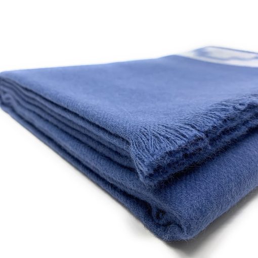 Manta Alpaca Home | Stepping Stones de 4 Temporadas | 100% Lana de Alpaca Bebe | 6 Pies de Largo X 4.25 Pies de Ancho | Hipoalergenica y Suavemente lujosa (Azul/Blanco) - Imagen 6