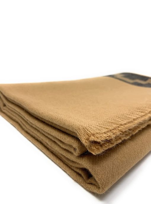 Alpaca Home | Manta de Tiro de 4 Estaciones Stepping Stones de Alpaca | 100% Lana de Alpaca Bebe | 6 pies de largo x 4.25 pies de ancho | Hipoalergenico y lujosamente suave (Tan/Charcoal) - Imagen 4