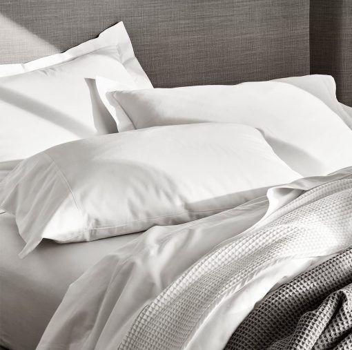 Juego de sabanas BOLL & BRANCH Percale Hemmed - King + Estandar, Blanco - Lujo 100% Algodon Organico, Naturalmente Refrescante - 1 Sabana Plana, 1 Sabana Ajustable, 2 Fundas de Almohada Estandar - Imagen 2