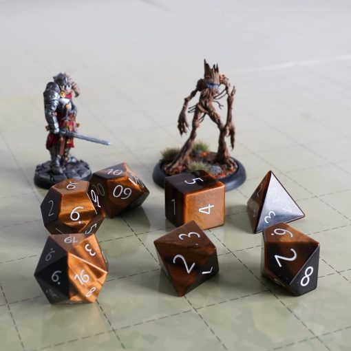 Set de Dados FanRoll de Metallic Dice Games 16mm Piedra: Grabado Ojo de Tigre, Dados de Rol para Dungeons and Dragons - Imagen 4