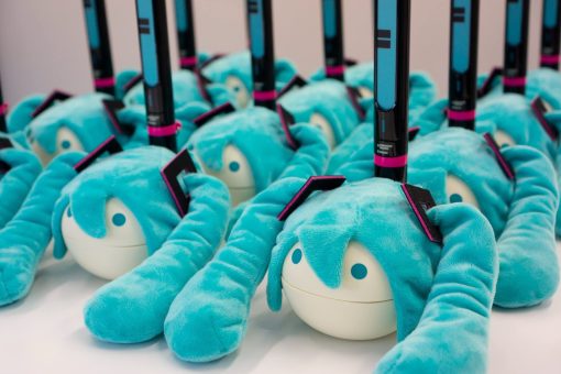 Otamatone Deluxe Edicion Hatsune Miku Instrumento Musical Electronico Sintetizador Portatil de Japon Maywa Denki [Incluye Peluca de Peluche Removible] - Imagen 6