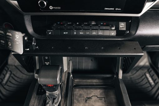 Paneles Molle para Consola Central y Puente para Dispositivos de Montaje para el Toyota Tundra 2022-2023 | Soporte para Bolsas, Botiquines, Herramientas, Fundas y Otros Accesorios | Hecho en EE. UU. | Accesorios para Camiones - Imagen 7