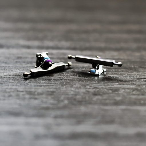 Tablero de Fingerboard hecho a mano SOLDIER BAR (Completo) (Tablero de 5 capas de Maple hecho a mano + Regalo Trucks ARK I de 34,5mm+ Regalo: Ruedas Global) (Tablero de Skate color marron oscuro) - Imagen 4