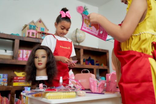 MUnECA DE PELO REAL MY BEAUTYSHOP PAL y Kits de Accesorios (Kit Premium de Maya) - Imagen 5