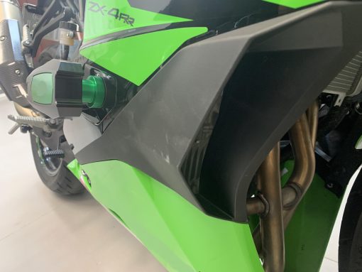 ONE.K.S Protector de caida de accesorios para motocicletas para Kawasaki ZX25R / ZX4R / ZX4RR / ZX4R SE Deslizadores del marco Protector de choque (ZX4RR-Logo, Negro) - Imagen 3