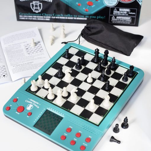 Juego de Ajedrez Electronico Gran Maestro - Juega contra oponentes, o computadora de varios niveles, con entrenador auditivo y ejercicios preestablecidos - Perfecto para ninos y adultos - con 8 juegos adicionales (Damas, Ajedrez, 4 en linea), Regalo de Navidad - Imagen 5