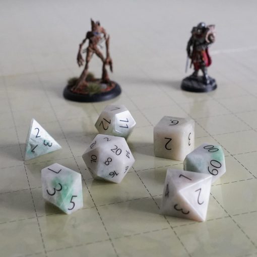 Set de Dados DND FanRoll de Metallic Dice Games 16mm en Piedra: Grabado en Jade, Dados de Juego de Rol para Dungeons and Dragons - Imagen 4
