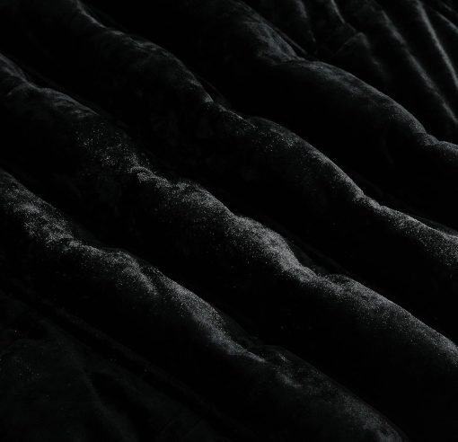 Set de Colcha de Terciopelo Negro Chezmoi Collection Piers Oversized King, Juego de 3 Piezas de Ropa de Cama de Terciopelo Difuso Lujoso y Ligero para Todas las Estaciones - Reverso de Microfibra Cepillada con Doble Costura Cuadrada - Imagen 8