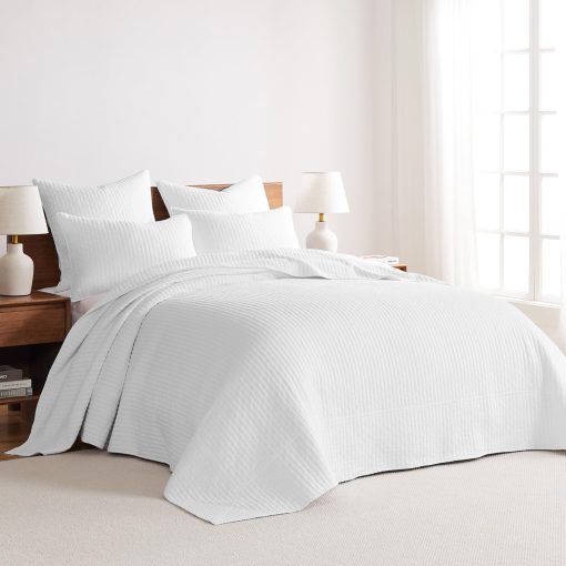 Levtex Home - Juego de Colchas de Cruces Blancas Brillante - Colcha Acolchada Queen y Dos Fundas Estandar - Diseno de Cruces Blancas - Colcha (104X106 pulgadas) y Funda (20x26 pulgadas) - Algodon - Imagen 2