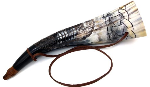 Cuerno de Guerra Vikingo - Trompeta de Batalla de Cuerno de Buey Genuino de 16" - Premium Grabado a Mano en Cuerno de Barco Cuerno Vikingo de Escandinavia Cuerno Antiguo de Caza Herramienta de Batalla CUERNO DE SOPLO CUERNO VIKINGO Con Soporte de Madera - Imagen 4