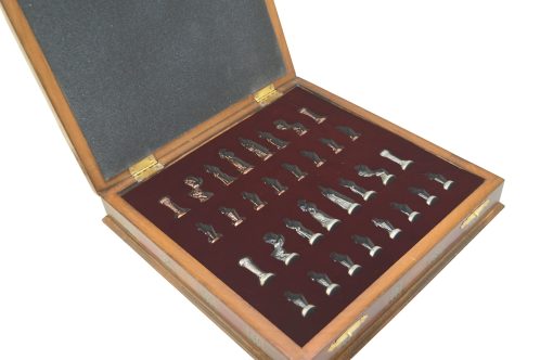 Ajedrez de metal de cobre antiguo del Ejercito Britanico Medieval para adultos, piezas hechas a mano y tablero de ajedrez de madera solida natural con diseno de perlas alrededor del tablero y almacenamiento dentro del rey 2,75 pulgadas - Imagen 4