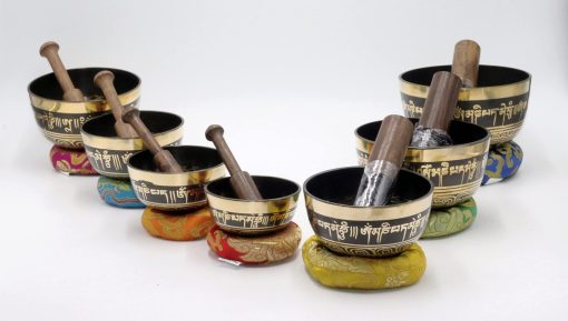 Set de 7 Cuencos Tibetanos SANSKAR NEPAL Om Mane Padme Hum de Lado Alto con Estuche | Cuencos para Meditacion y Yoga | Instrumentos de Terapia del Sonido para Relajacion - Imagen 3