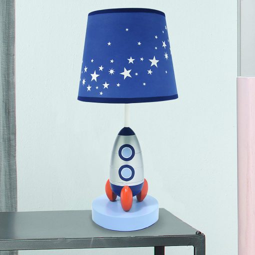 Lampara de guarderia Lambs & Ivy Milky Way azul/plata con cohete y pantalla - Imagen 3