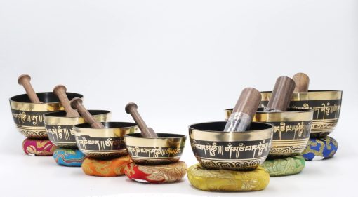 Set de 7 Cuencos Tibetanos SANSKAR NEPAL Om Mane Padme Hum de Lado Alto con Estuche | Cuencos para Meditacion y Yoga | Instrumentos de Terapia del Sonido para Relajacion - Imagen 7