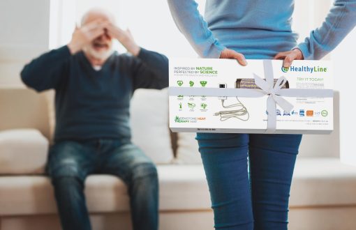Almohada de Refuerzo Calentada con Infrarrojos Lejanos HealthyLine - Forrada con Piedras Preciosas de Amatista Triturada - Soporte Lumbar - 17 x 5.5 x 3 pulgadas - Imagen 3