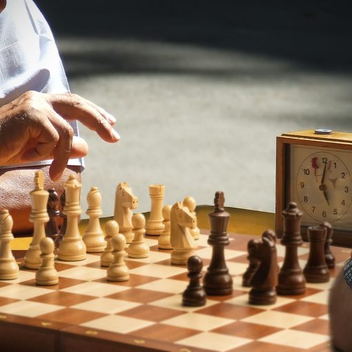 Juego de ajedrez profesional Husaria Staunton torneo No. 6 de madera con 2 reinas adicionales, reyes de 3.9 pulgadas - Imagen 2