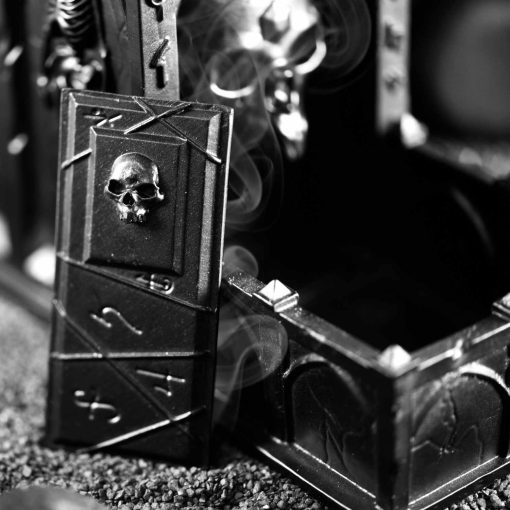 Torre de Dados KING OF CRITS Tomb of The Lich | Torre de Dados de Craneo Tematico de Necromante No-Muerto de Resina Solida para Juegos de Mesa de DND MTG Halloween Escalofriantes - Imagen 3