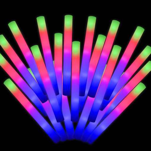Blu7ive 100 + 2 Pack Palos Luminosos de Espuma a Granel, Paquete de Fiestas, Suministros de Fiesta, 3 Modos de Destello Glow in The Dark, Palos Luminosos para Bodas Raves Acampadas al Aire Libre