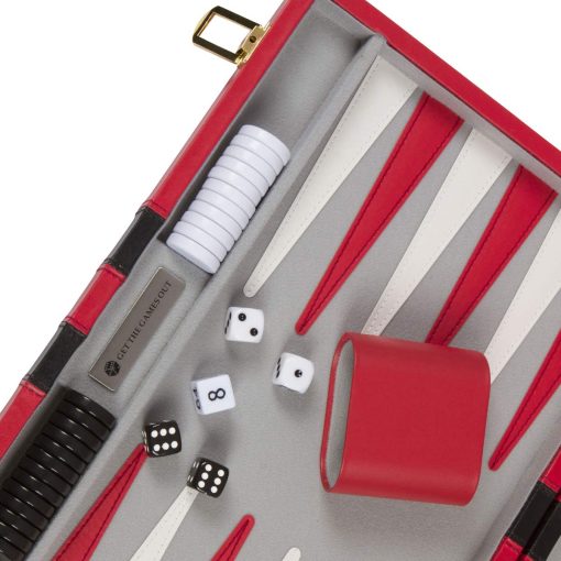 Juego de Backgammon de Get The Games Out - Estuche clasico de juego de mesa - Mejor guia de estrategia y consejos - Disponible en tamanos pequeno, mediano y grande (Rojo, Mediano) - Imagen 7