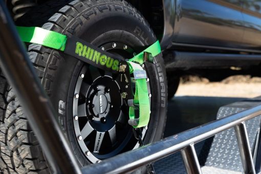 Correas de amarre de trinquete para automovil Rhino USA (4PK) - Resistencia minima de rotura de 10,000 lb, incluye (4) correas de lazo reforzadas de 2 pulgadas x 96 pulgadas - Correas de amarre resistentes para neumaticos para camiones, autos, remolques y mas! - Imagen 4