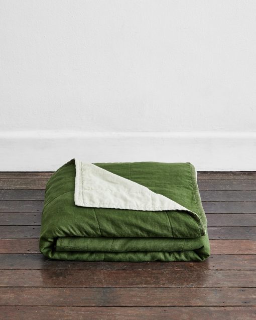Colcha de lino Bed Threads - Lino 100% de lino frances y rayon derivado de bambu - Diseno reversible de dos tonos - Lavable a maquina - King/Cali King - Sage/Olive - Imagen 4