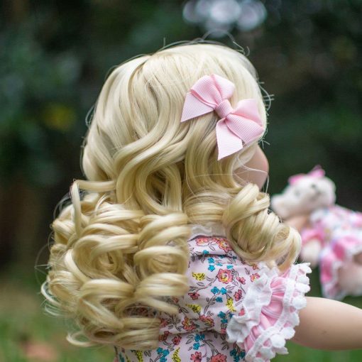 Muñeca Oficialmente Licenciada de Little House on The Prairie Nellie Oleson de The Queen's Treasures, de 18 Pulgadas, con Osito a Juego. Compatible con American Girl - Imagen 4