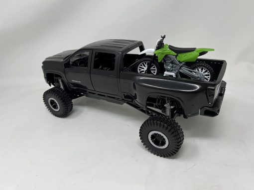 Juego de aventura extrema NewRay Chevrolet 3500 HD Off Road con moto de tierra - Imagen 3