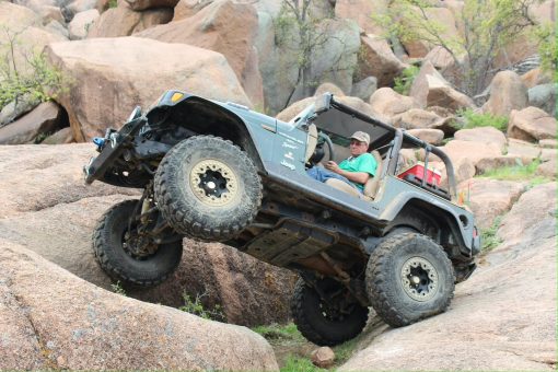 Toldo de Malla SPIDERWEBSHADE Compatible con Jeep TJ (1997-2006) Hecho en EE. UU. Toldo de Malla Cubierta Solar Cubierta Solar Accesorio Jeep (Negro) - Imagen 4