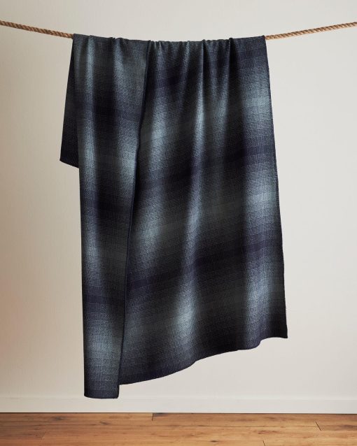Manta de Lana PENDLETON Eco Wise Shale Navy Plaid (Queen (Estandar U.S.))