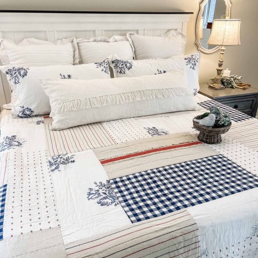 Edredon Piper Classics Betsy, 105" L x 120" W, Patchwork de Crema, Rojo, Blanco, Azul, Americana, Patriotica, Tamano Rey de Lujo - Imagen 7