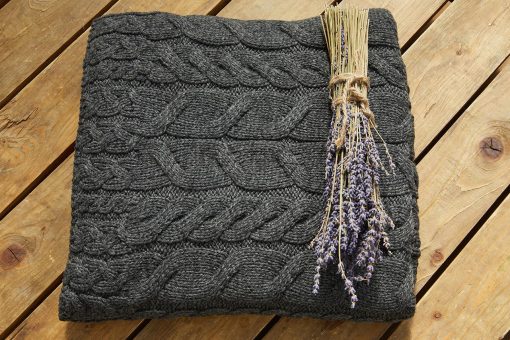 Manta de Lana con Diseno de Trenzas de Aran Woollen Mills - 100% Lana Merino Ultrablanda - Manta de Lana Trenzada 40" x 60" (102 x 152 cm) - Hecha en Irlanda - Imagen 2