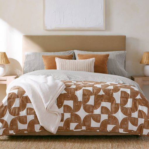 Juego de Edredon de Algodon Percale Estampado Shapes Nate Home by Nate Berkus | Ropa de Cama de Lujo Comoda - Tamano King - 1 Cubierta de Edredon/2 Fundas de Almohada, Bronce/Blanco Antiguo - Imagen 3