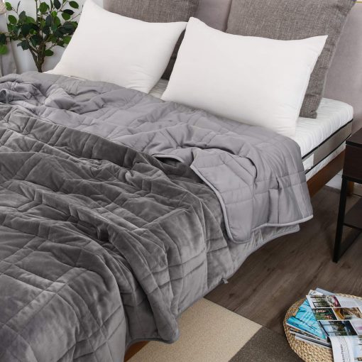 OMYSTYLE Manta Ponderada Reversible de 20 lbs para Adultos (Tamano Twin de 60 x 80 Pulgadas), Tela de Felpa Corta Calida y Tencel Fresco Doble Cara Manta Ponderada para Todo Uso en Todas las Estaciones - Bolsa de Transporte de Bonificacion Incluida - Imagen 9