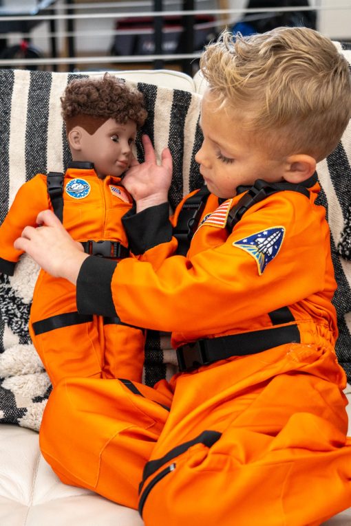 Disfraz de Astronauta Naranja Little Adventures - Disfraz de Juego y Fiesta Lavable a Maquina para Ninos (MEDIANO 3-5 AnOS) - Imagen 6